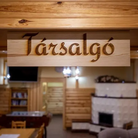 ベッド・アンド・ブレックファスト Feher Sas Panzio 3*