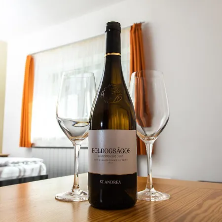 Feher Sas Panzio ベッド・アンド・ブレックファスト 3*