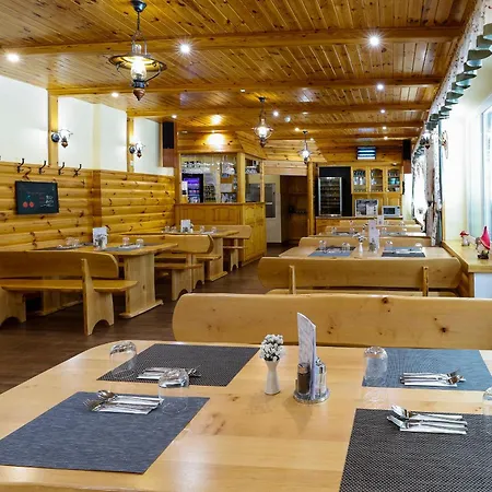 Feher Sas Panzio Bed & Breakfast Bankut